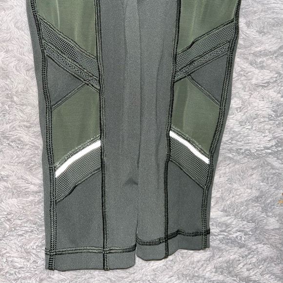 Lululemon Speed Up Tight Mesh 28” - Picture 5 of 7